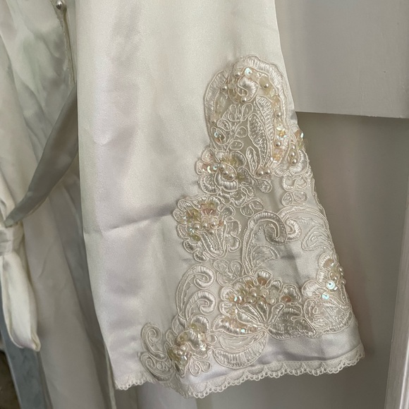 Victoria’s Secret Satin Bridal Robe - Picture 5 of 11